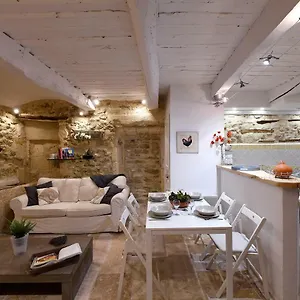 Holiday home Le Petit Tresor Du Luberon, Menerbes