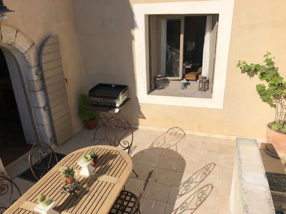 Paradis Perche En Provence Menerbes France